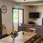 L'auberge Du Chateau Avec Ca Piscine Tournissan