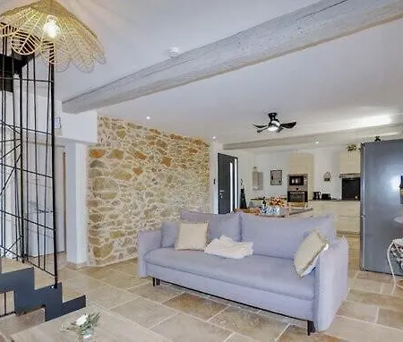 L'auberge Du Chateau Avec ça Piscine Hébergement de vacances
